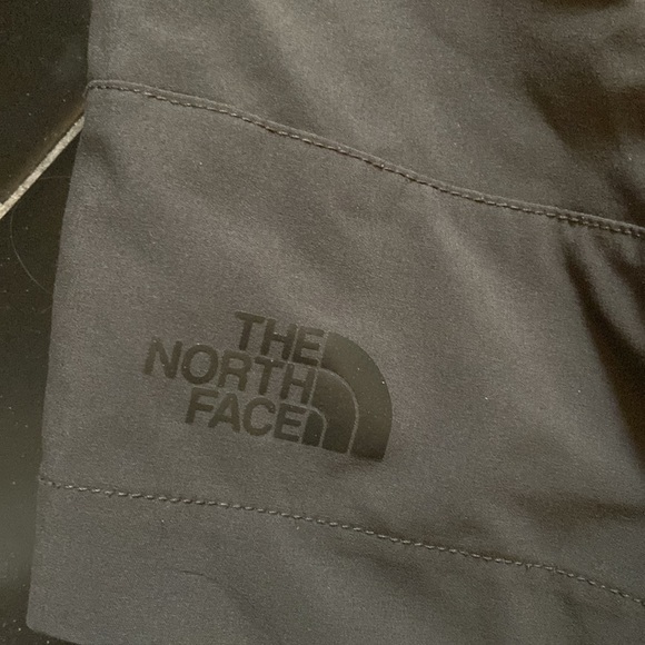 North face hiking/ swim shorts. Size 40” - Picture 2 of 4
